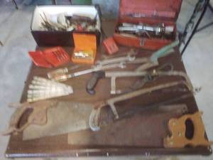 lot 146 image: Table Full of Tools
