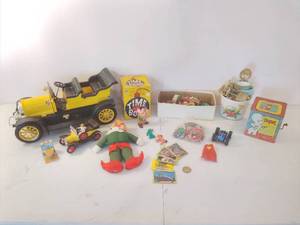 lot 147 image: Collection of Vintage Toys