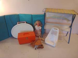 lot 126 image: Collection of Vintage Toys
