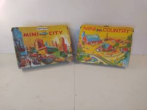 lot 129 image: Two Vintage Collector Vehicle Townsets