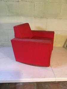 lot 201 image: Childs Play Toy Box