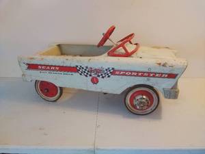 lot 1 image: Vintage Sears Sportster Pedal Car