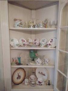 lot 19 image: Contents of Cabinet
