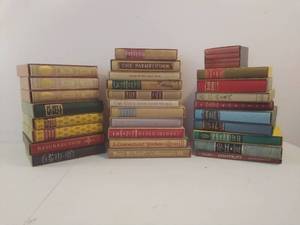 lot 20 image: Collection of Vintage Books