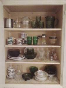 lot 26 image: Contents of Kitchen Drawers & Cabinet