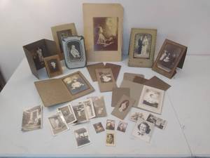 lot 35 image: Collection of Vintage Photographs