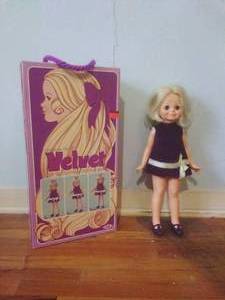lot 46 image: Vintage 1970 Ideal Velvet Doll