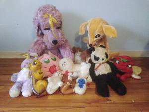 lot 76 image: Collection of Vintage Stuffed Animals