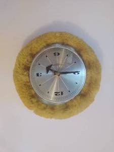 lot 92 image: Vintage Westclox Fuzzy Wall Clock