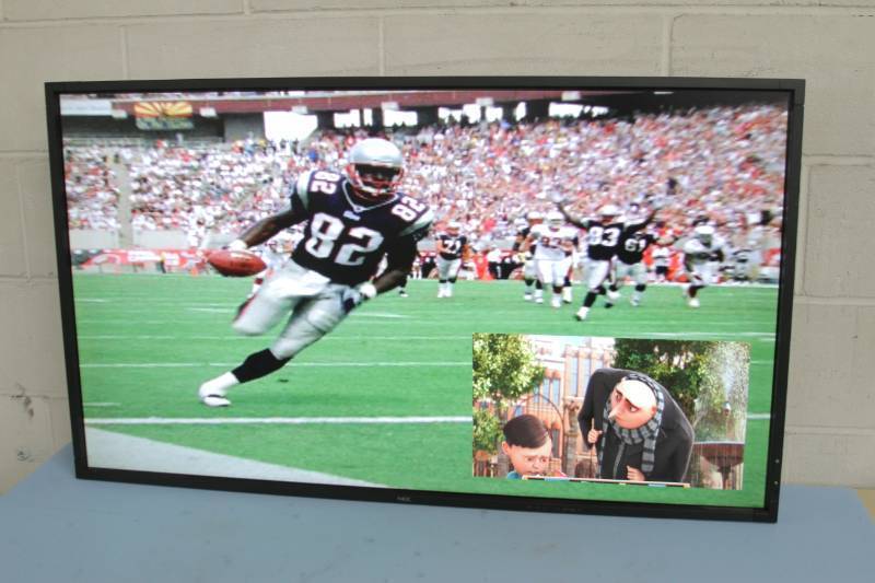 lot 25 image: NEC Professional Grade Full HD 1080p High Definition 46 Large Screen LCD Display & Remote Control