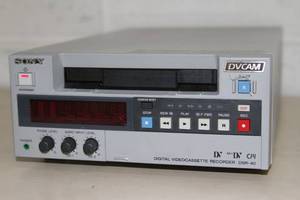 lot 38 image: Sony DSR-40 DVCAM Digital VCR Professional Video Studio Recorder  Player