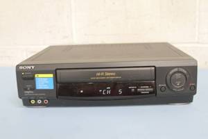 lot 59 image: Sony SLV-688HF 4-Head Hi Fi Videocassette Recorder VHS VCR