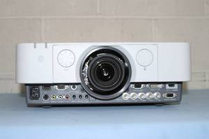 lot 79 image: Sony VPL-FH31 WUXGA 4300 ANSI Lumen Bright HD Home Theater Projector w HDMI