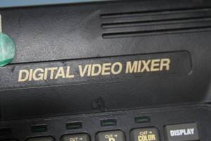 lot 103 image: Videonics MX-1  MX1 4 Input Digital Video Mixer & Switcher