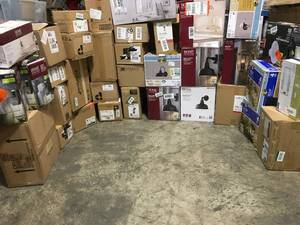 ASSORTED PALLET WITH MIXED LIGHTING SEE PICS