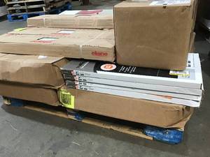 ASSORTED PALLET WITH MIXED FLOORING SEE PICS