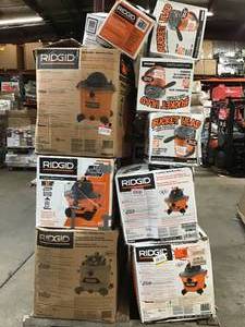 ASSORTED PALLET WITH WET VACS SEE PICS