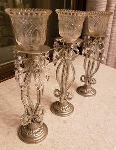 lot 23 image: Set of 5 candle base Centerpieces