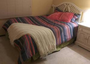 lot 49 image: Queen Size Harp Headboard and Bedding Set