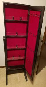 lot 47 image: Coaster Dressing Mirror and JeweleryTie Belt Storage Cabinet