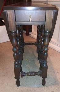 lot 70 image: William & Mary style mahogany  drop-leaf gate-leg table with end drawer