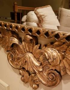 lot 82 image: Italian hand carved framed mirror (77x50)