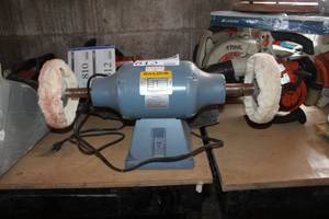 lot 813 image: Baldor Bench Buffer 2-Head 333B