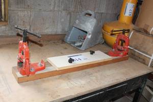 lot 814 image: Superior Tool Co. No. 16 Pipe Cutter
