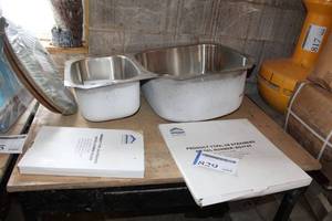 lot 829 image: C-Tech-I Stainless Steel Strainers 2-Basin Sink BG4745, Gaskets
