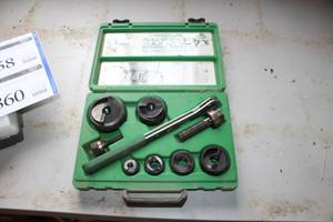 lot 860 image: Greenlee Slugbuster Knockout Punch Set 7238SB