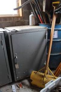 lot 889 image: Steel Work Cabinet 1-Locking Door