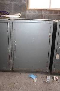 lot 890 image: Steel Work Cabinet 1-Locking Door