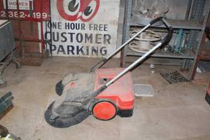 lot 803 image: Haaga TellerbesenDisc-Brush-System Turbo 970 Disc-Brush Floor Sweeper