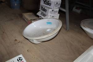 lot 904 image: Kohler Oval Sink