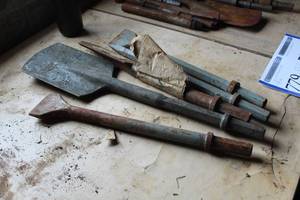 lot 779 image: Lot of (5) Jack Hammer Bits 78 Hex Shank