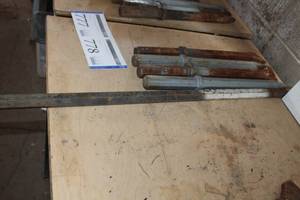 lot 778 image: Lot of (5) Jack Hammer Bits 1-14 Hex Shank