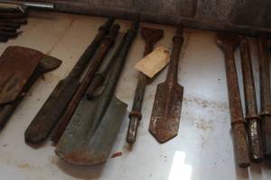 lot 771 image: Lot of (6) Jack Hammer Bits 78 Hex Shank