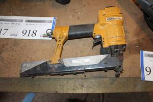 lot 919 image: StanleyBostitch Pneumatic Stapler T40S2