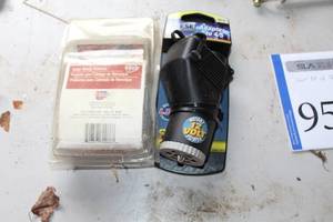 lot 951 image: Lot of (2) Carquest Trailer Light Adapter, Reese Towpower Trailer Light Adapter 7 to 45