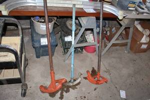 lot 960 image: Lot of (3) Pipe Benders