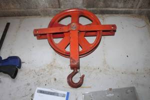 lot 944 image: Western Block Co. Overhead Pulley with Hook T350-10