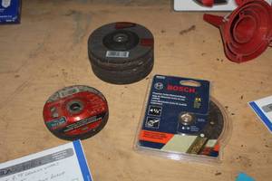 lot 936 image: Lot of (12) Grinding Wheels 4-12 (x8), Grinding Wheels 4 (x3), Diamond Blade 4-12 (x1)