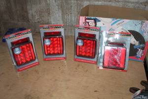 lot 932 image: Lot of (4) Reese TowPower Submersible LED Trailer Lights Left (x2) Right (x2)