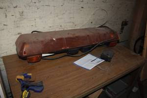 lot 1008 image: Lot of (2) Whelen Light Bar DM1SL, Light Bar