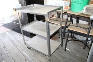 lot 981 image: Lakeside Stainless Steel Utility Cart 3-tier