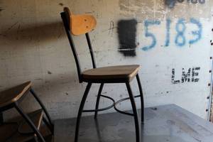 lot 987 image: Lot of (10) Wood BackSeat Metal Chairs