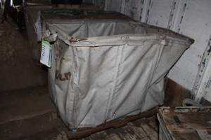lot 1029 image: Soft-Side LinenLaundry Cart