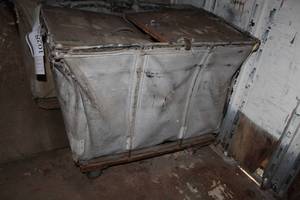 lot 1028 image: Soft-Side LinenLaundry Cart