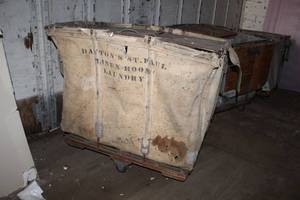 lot 1027 image: Daytons Soft-Side LinenLaundry Cart