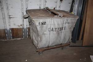 lot 1026 image: Daytons Soft-Side LinenLaundry Cart